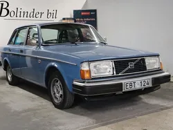 Blå Begagnad 1979 Volvo 244 Sedan | 89 000 kr