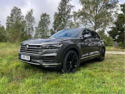 Grå Begagnad 2019 VW Touareg SUV | 500 000 kr (Superpris)