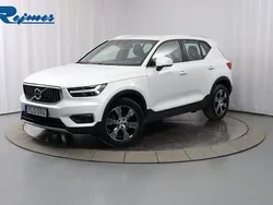 Vit (crystal vit metallic) Begagnad 2018 Volvo XC40 Inscription SUV | 269 800 kr (Marknadspris)