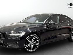 Svart (black) Begagnad 2019 Volvo S60 R-Design Sedan | 319 700 kr (Marknadspris)