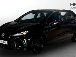 Svart (black) Begagnad 2022 MG MG4 EV Halvkombi | 249 900 kr