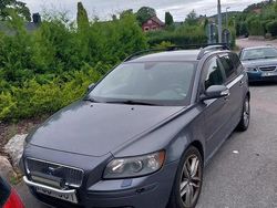 Grå Begagnad 2007 Volvo V50 Kinetic Kombi | 18 000 kr (Marknadspris)
