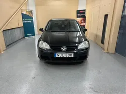 Svart Begagnad 2005 VW Golf IV Halvkombi | 24 900 kr (Marknadspris)