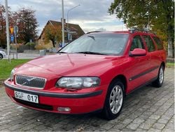 Röd Begagnad 2001 Volvo V70 Business Edition Kombi | 13 900 kr (Bra pris)