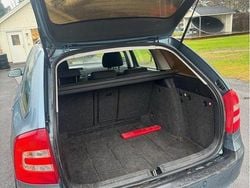 Grå Begagnad 2008 Skoda Octavia Kombi | 29 500 kr (Marknadspris)