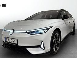 Vit (glacier white metallic bl) Begagnad 2024 VW ID.7 GTX Kombi | 569 900 kr (Dyr)