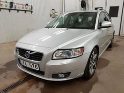 Grå Begagnad 2011 Volvo V50 Momentum Kombi | 99 500 kr (Dyr)