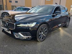 Svart Begagnad 2022 Volvo V60 Kombi | 309 900 kr (Marknadspris)