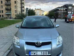 Grå Begagnad 2008 Toyota Auris Halvkombi | 44 900 kr (Marknadspris)