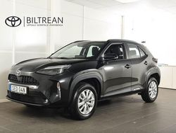 Svart Begagnad 2024 Toyota Yaris Hybrid Active SUV | 279 900 kr