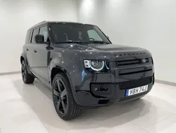 Grå Begagnad 2024 Land Rover Defender SE Dynamic SUV | 1 299 900 kr