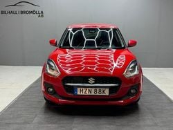 Röd Begagnad 2021 Suzuki Swift Halvkombi | 129 900 kr (Superpris)