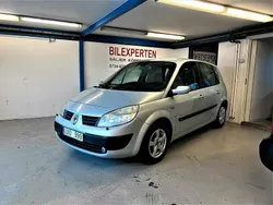 Ljusgrå Begagnad 2004 Renault Scénic II Minibuss | 19 900 kr (Marknadspris)