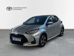 Silver Begagnad 2024 Toyota Yaris Hybrid Active Halvkombi | 269 900 kr (Lite dyr)