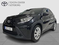 Svart Begagnad 2022 Toyota Aygo X Play SUV | 169 900 kr