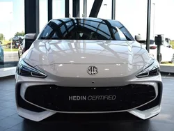 Vit Ny 2024 MG MG3 Luxury Halvkombi | 259 900 kr (Marknadspris)