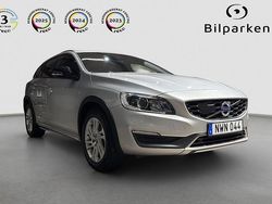 Silver Begagnad 2015 Volvo V60 CC Summum Kombi | 199 990 kr (Marknadspris)