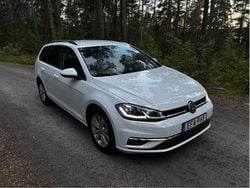 Vit Begagnad 2019 VW Golf VII Kombi | 129 000 kr (Marknadspris)