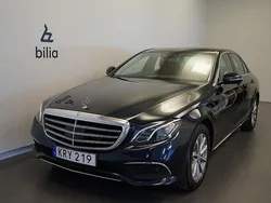 Mörkblå Begagnad 2016 Mercedes E220 Sedan | 319 500 kr (Marknadspris)