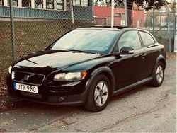 Svart Begagnad 2010 Volvo C30 Momentum Halvkombi | 39 900 kr (Marknadspris)
