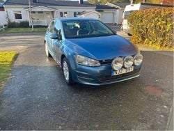Blå Begagnad 2014 VW Golf VII Halvkombi | 92 000 kr (Marknadspris)