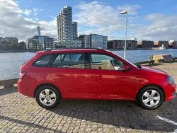 Röd Begagnad 2017 Skoda Fabia Style Halvkombi | 99 900 kr (Marknadspris)