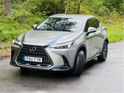 Grå Begagnad 2023 Lexus NX350h Business Edition SUV | 425 000 kr (Bra pris)