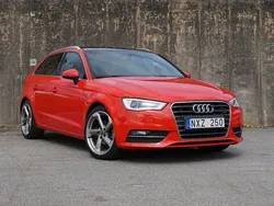 Röd Begagnad 2013 Audi A3 S-Line Halvkombi | 149 900 kr (Marknadspris)