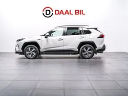 Vit Begagnad 2021 Toyota RAV4 Hybrid Edition SUV | 294 700 kr (Bra pris)