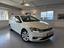 Vit Begagnad 2017 VW Golf VII Kombi | 109 900 kr (Marknadspris)