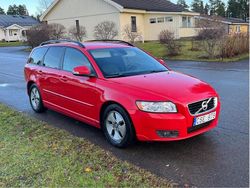 Röd Begagnad 2011 Volvo V50 Momentum Kombi | 45 000 kr (Marknadspris)