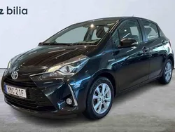 Svart Begagnad 2019 Toyota Yaris Hybrid Halvkombi | 159 900 kr (Marknadspris)