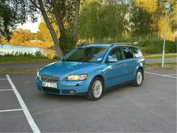 Blå Begagnad 2005 Volvo V50 Kinetic Kombi | 28 500 kr (Marknadspris)
