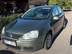 Grön Begagnad 2008 VW Golf VI Trendline Halvkombi | 40 000 kr (Marknadspris)