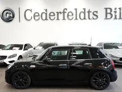 Svart Begagnad 2015 Mini Cooper SD Halvkombi | 159 900 kr