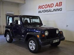 Mörkblå Begagnad 2000 Jeep Wrangler SUV | 149 900 kr