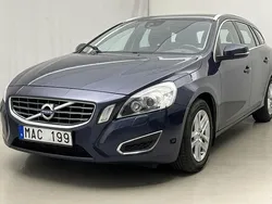 Blå Begagnad 2012 Volvo V60 Summum Kombi | 110 000 kr (Marknadspris)