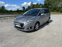 Grå Begagnad 2013 Peugeot 5008 Allure Minibuss | 49 900 kr (Marknadspris)