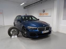 Blå Begagnad 2021 BMW 520 M Sport Kombi | 369 900 kr (Marknadspris)