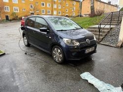Mörkblä Begagnad 2014 VW e-up! Halvkombi | 69 900 kr (Lite dyr)