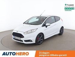 Vit Begagnad 2016 Ford Fiesta ST Halvkombi | 123 000 kr (Bra pris)