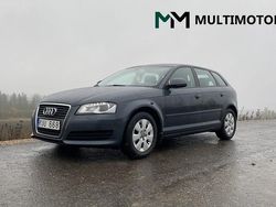 Grå Begagnad 2011 Audi A3 Sportback Attraction Halvkombi | 64 900 kr (Marknadspris)
