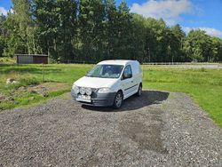 Vit Begagnad 2010 VW Caddy Minibuss | 41 000 kr (Marknadspris)