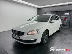 Vit Begagnad 2015 Volvo V60 Kinetic Kombi | 114 900 kr (Marknadspris)
