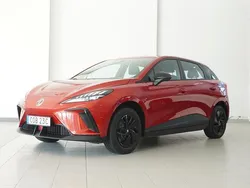 Röd Begagnad 2023 MG MG4 EV Halvkombi | 219 900 kr