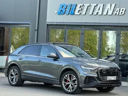 Grå Begagnad 2020 Audi Q8 S-Line SUV | 579 900 kr (Marknadspris)