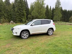 Vit Begagnad 2010 Toyota RAV4 SUV | 75 000 kr