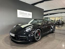 Svart Begagnad 2023 Porsche 911 Carrera 4 GTS Cab | 1 795 000 kr (Marknadspris)