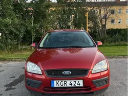 Röd Begagnad 2007 Ford Focus Halvkombi | 24 900 kr (Bra pris)