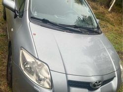 Grå Begagnad 2008 Toyota Auris Halvkombi | 35 000 kr (Lite dyr)